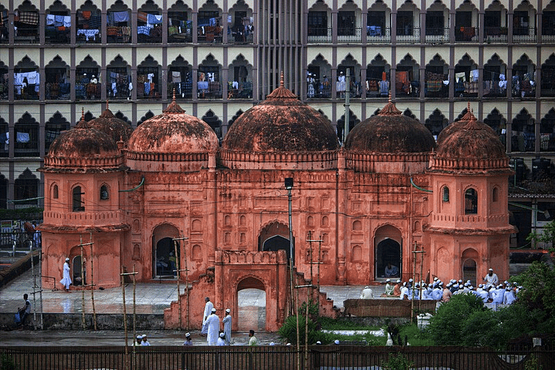 Saat Gambuj Mosque