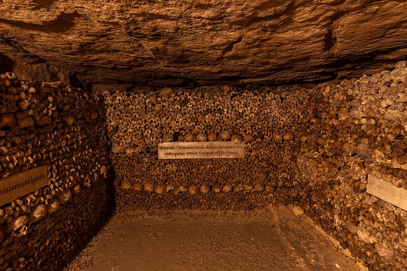 30 World Best Haunted Place: Ghost Area 20 The Paris Catacombs in France