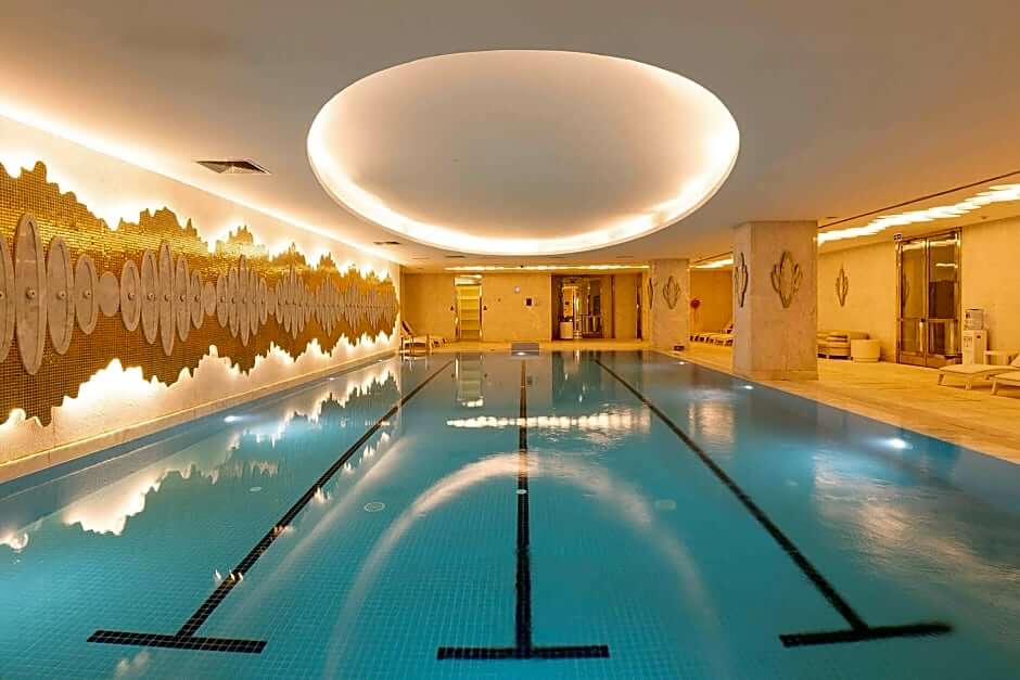 Wyndham Grand Istanbul Kalamış Marina Hotel