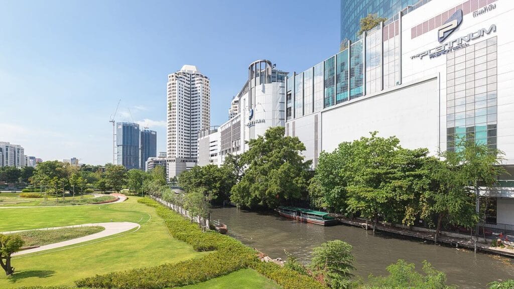 19 Best Place To Buy Souvenirs In Bangkok 17 Platinum Fashion Mall Best Place To Buy Souvenirs In Bangkok