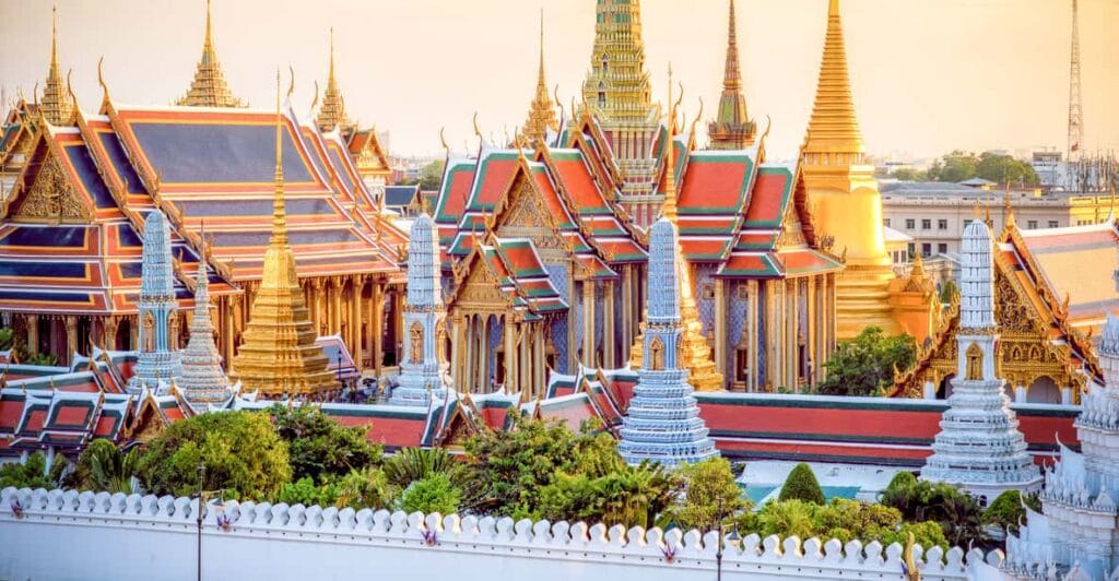 19 Best Place To Buy Souvenirs In Bangkok 12 Amulet Market Best Place To Buy Souvenirs In Bangkok