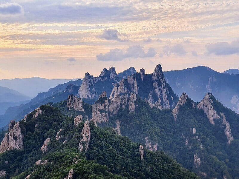 20 Best Place To Stay In Korea For Tourist 16 Gongryong Ridge Best Place To Stay In Korea For Tourist