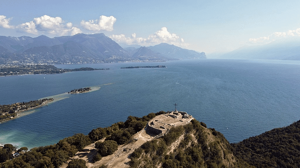 20 Best Tourist Cities in Italy 14 Lake Garda Best Tourist Cities in Italy