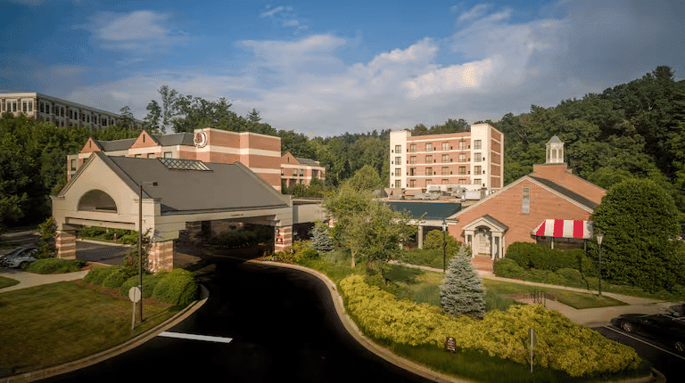 DoubleTree by Hilton Asheville - Biltmore Best Hotel In Asheville NC