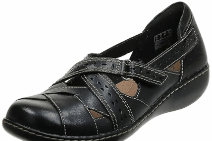 10 Best Women's Walking Shoes For Travel in Europe