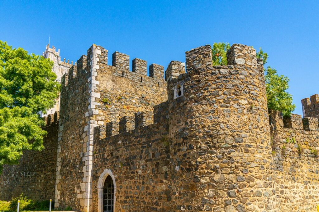 Visit São Jorge Castle
