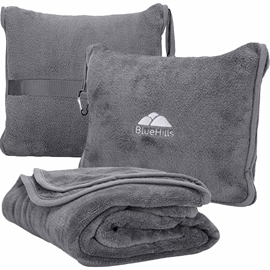 10 Best Travel Blankets for Comfort & Easy Portability 4 BlueHills Travel Blanket Pillow