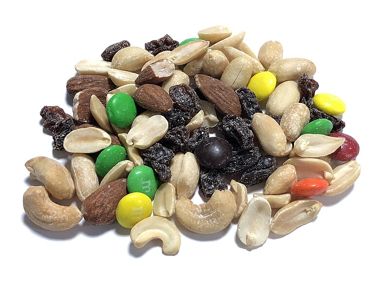 10 Best Travel Snacks for the Road: Healthy & Easy Options 2 Trail Mix