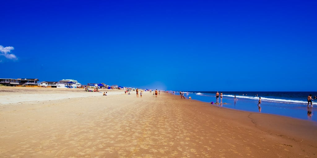 9 Best Beaches in Virginia: Top Spots for Sun & Fun 3 Buckroe Beach