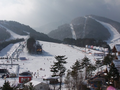 10 Top Snow & Skiing Destinations in Asia for Winter Fun 4 Yongpyong, South Korea
