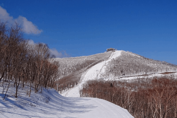 10 Top Snow & Skiing Destinations in Asia for Winter Fun