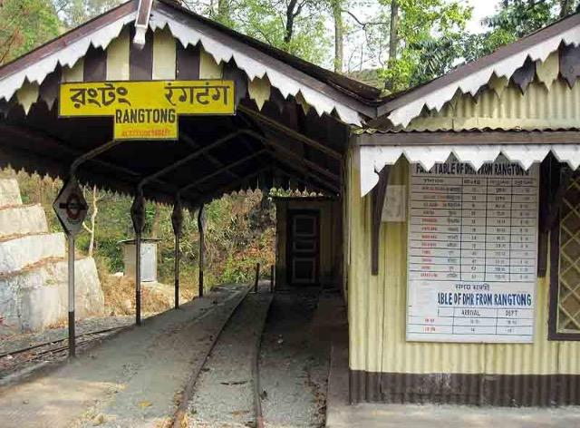 Top Best Scenic Train Journeys In India to Explore 11 Siliguri to Rangtong (West Bengal)