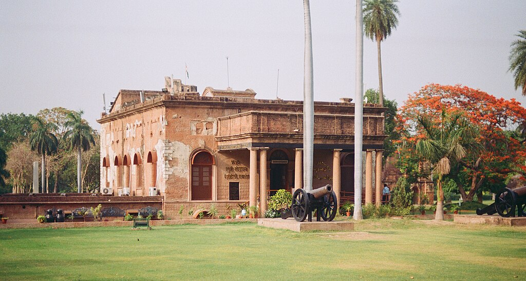 20 Best Heritage Sites In Uttar Pradesh: Explore History & Culture 12 Lucknow Residency