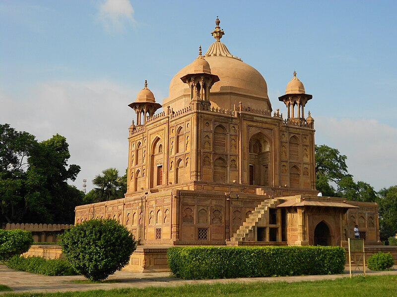 20 Best Heritage Sites In Uttar Pradesh: Explore History & Culture 16 Khusro Bagh, Prayagraj