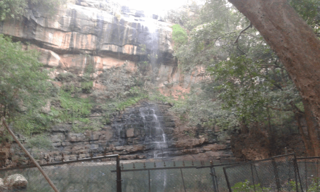 Dumukurallu Falls