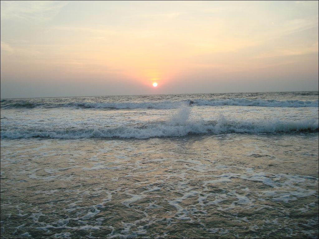 20 Best Beaches in Karnataka for Scenic Getaways 7 Tannirbhavi Beach, Mangalore