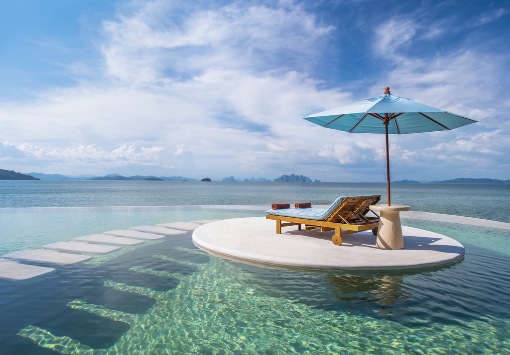 10 Best Luxury Travel Booking Platforms For Exclusive Stays