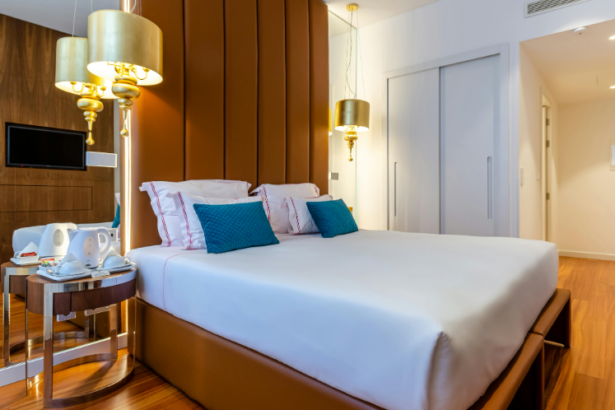 Why Hotel Prices Change Hourly on Booking Sites