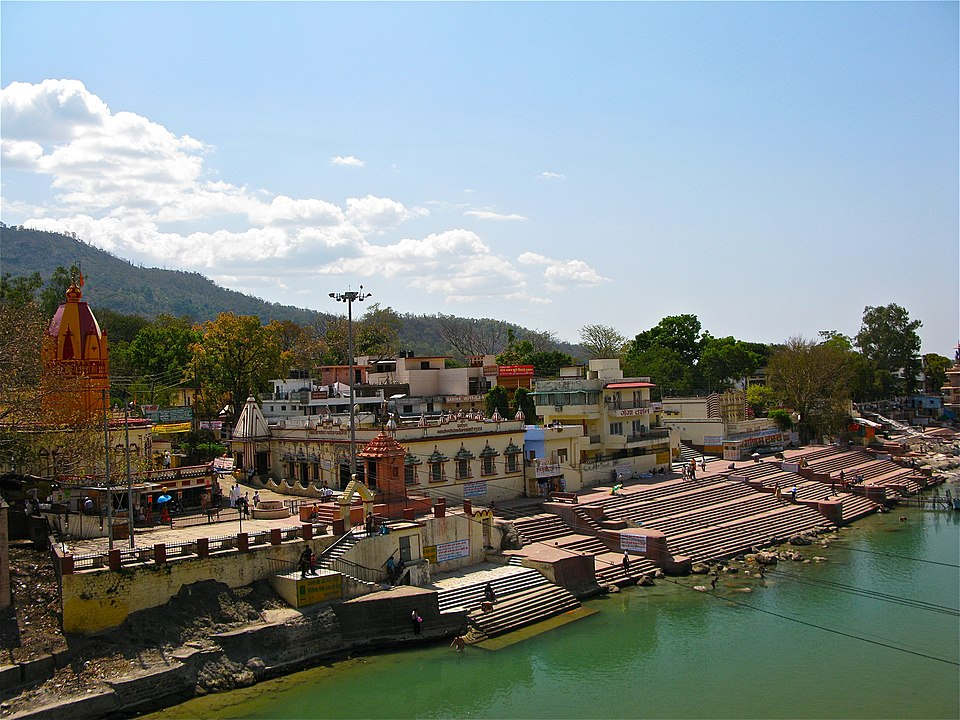 10 Best Travel Destinations in India for Culture, Food & Beauty 9 Rishikesh (Uttarakhand)