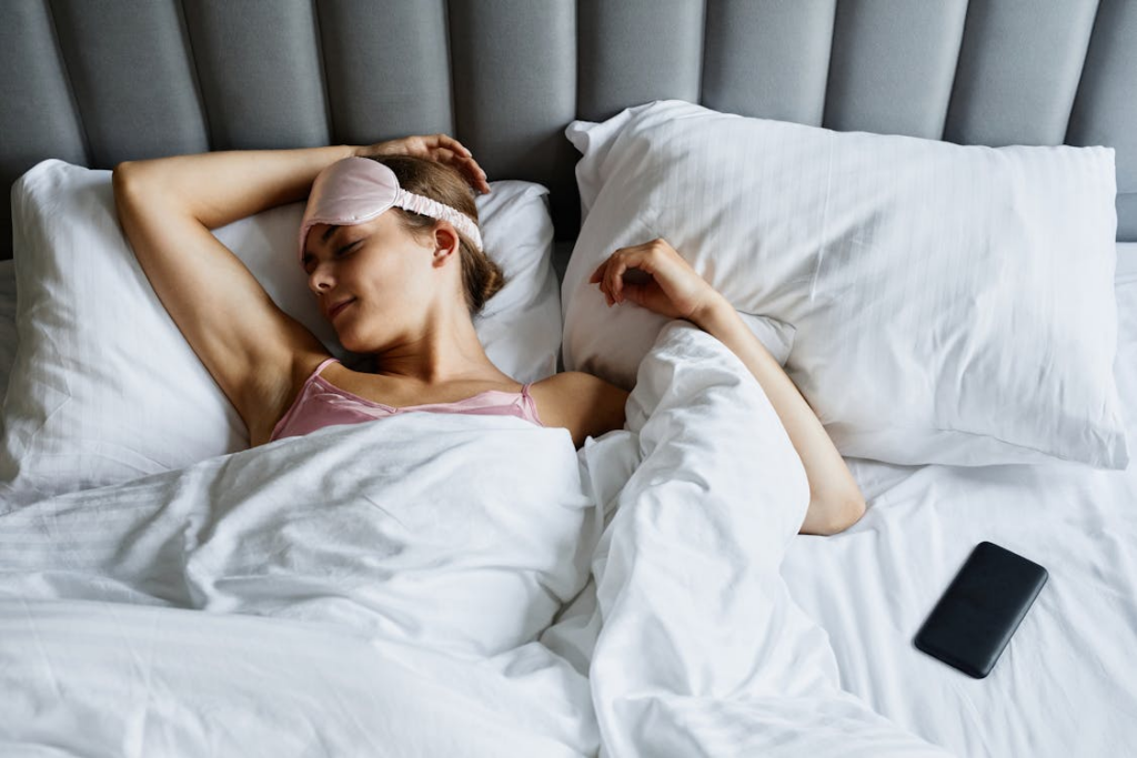 Smart sleep mask

