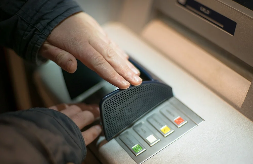 18 Common Travel Scams Tourists Must Avoid Worldwide 5 ATM Skimming Devices