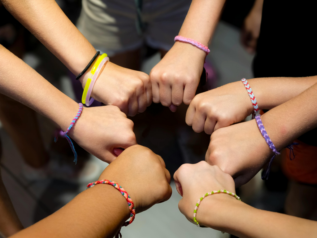 18 Common Travel Scams Tourists Must Avoid Worldwide 6 Friendship Bracelet Scam