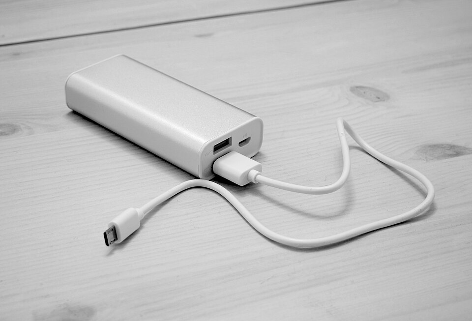 10 Best Travel Accessories Smart Travelers Buy Before Flying 3 Portable Power Bank