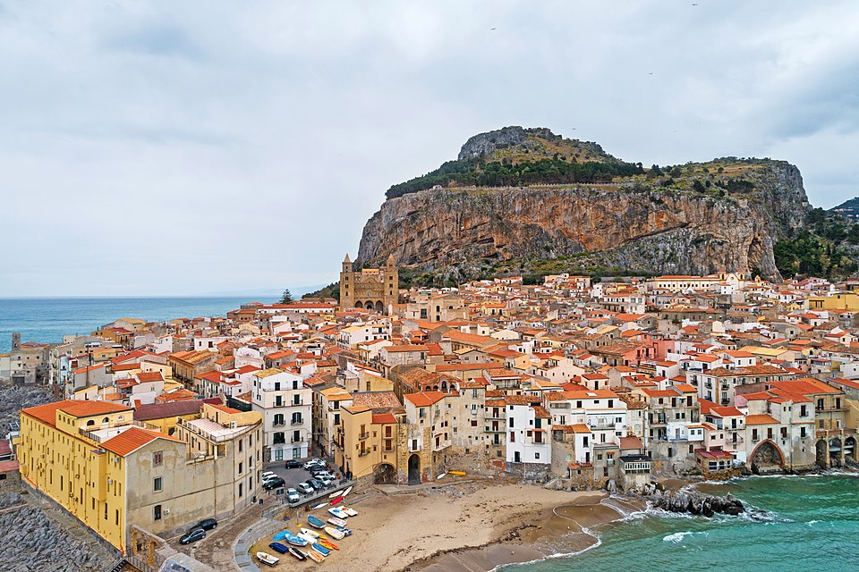 10 Hidden Mediterranean Gems to Avoid Summer Crowds 6 Cefalù, Sicily, Italy