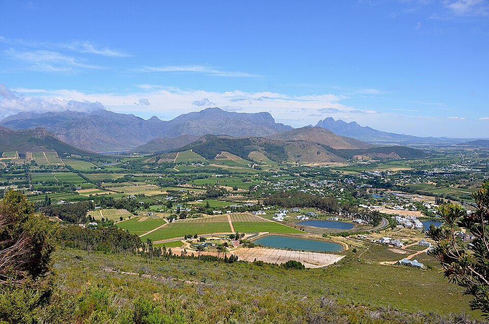 10 Affordable Hidden Wine Regions for Budget Wine Lovers 10 Franschhoek, South Africa