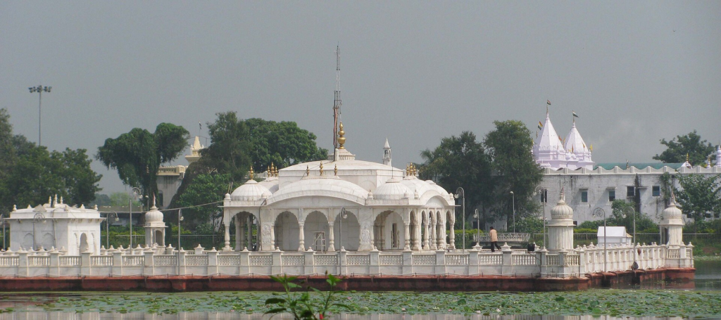10 Best Historical Places in Bihar: Top Heritage Sites to Visit 8 Pawapuri Jal Mandir