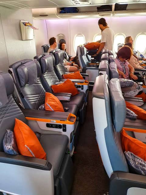 10 Top Premium Economy Airlines for Long-Haul Flights 2026 1 10 Top Premium Economy Airlines for Long-Haul Flights 2026